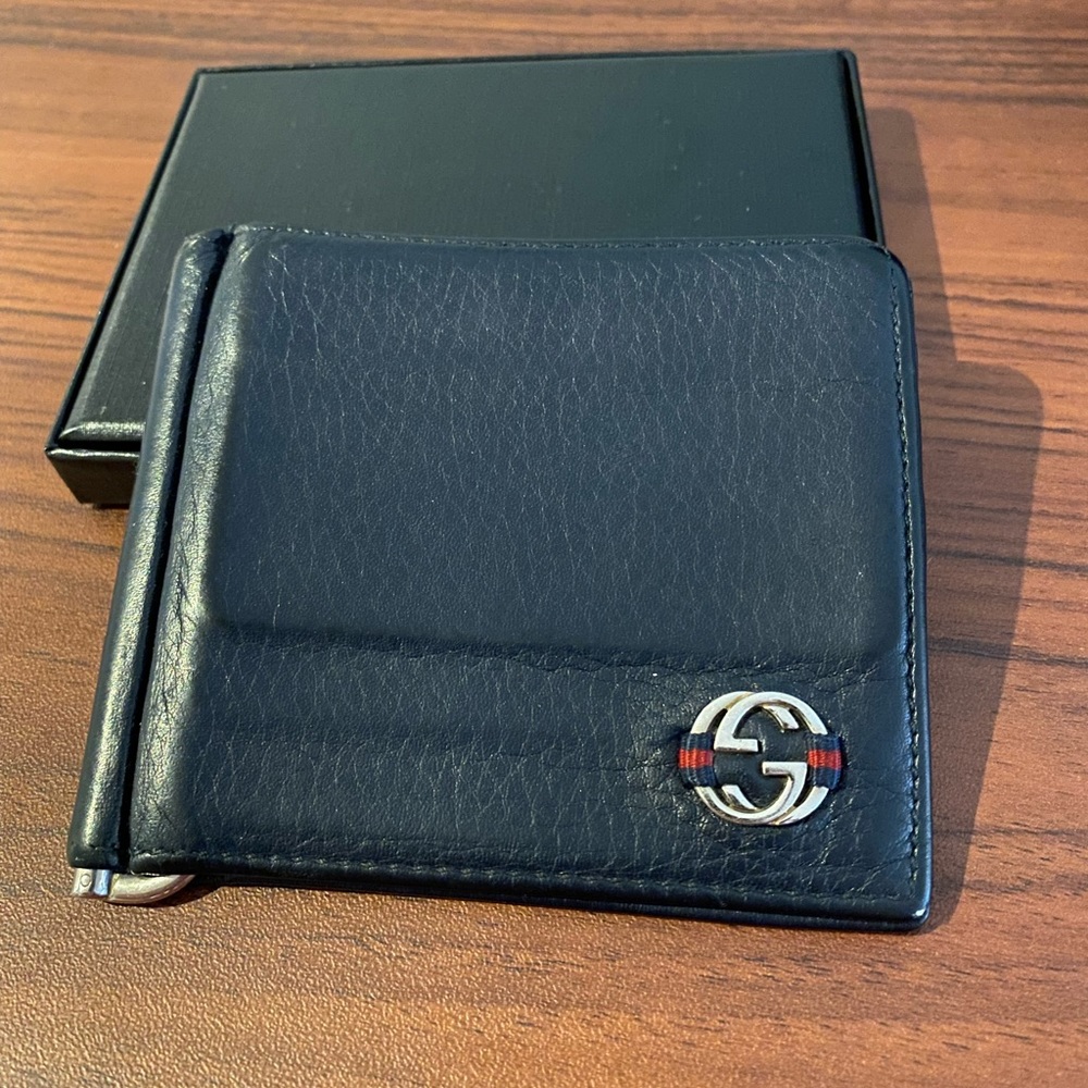 Authentic Leather Gucci wallet with money clip